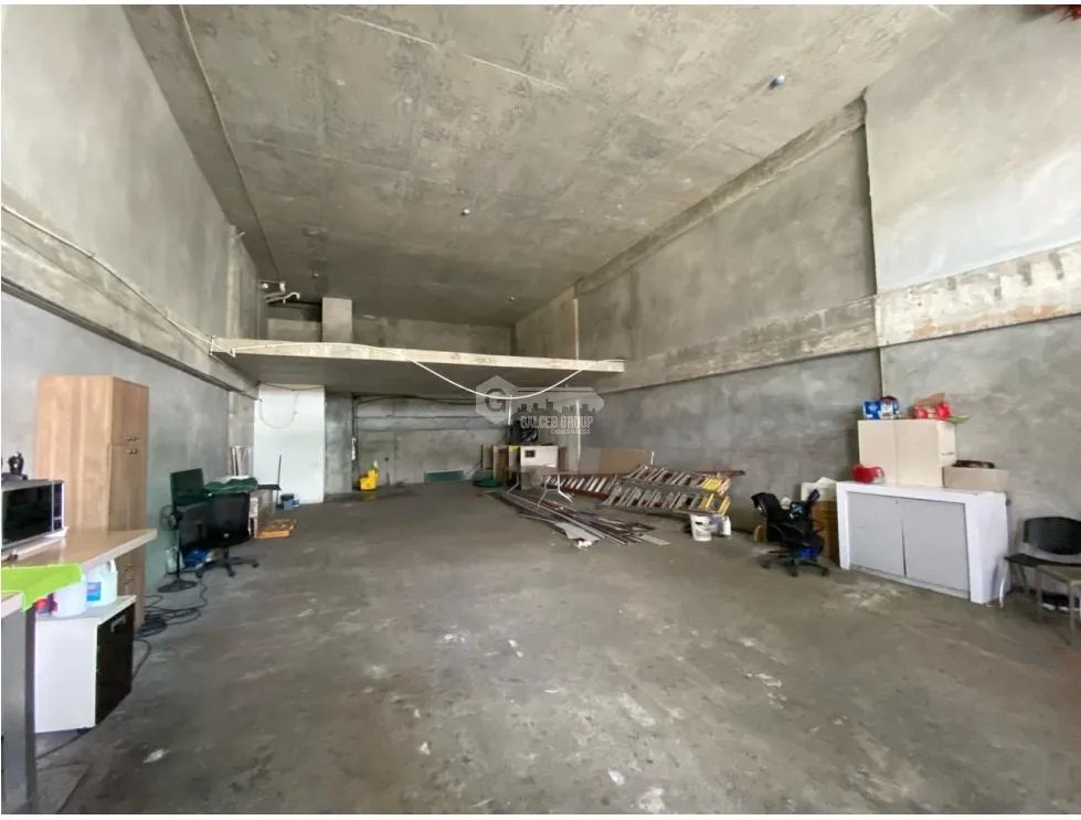 LOCAL COMERCIAL / VIA BRASIL / CITY MALL  / PLANTA BAJA / 205M