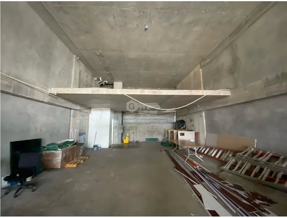 LOCAL COMERCIAL / VIA BRASIL / CITY MALL  / PLANTA BAJA / 205M