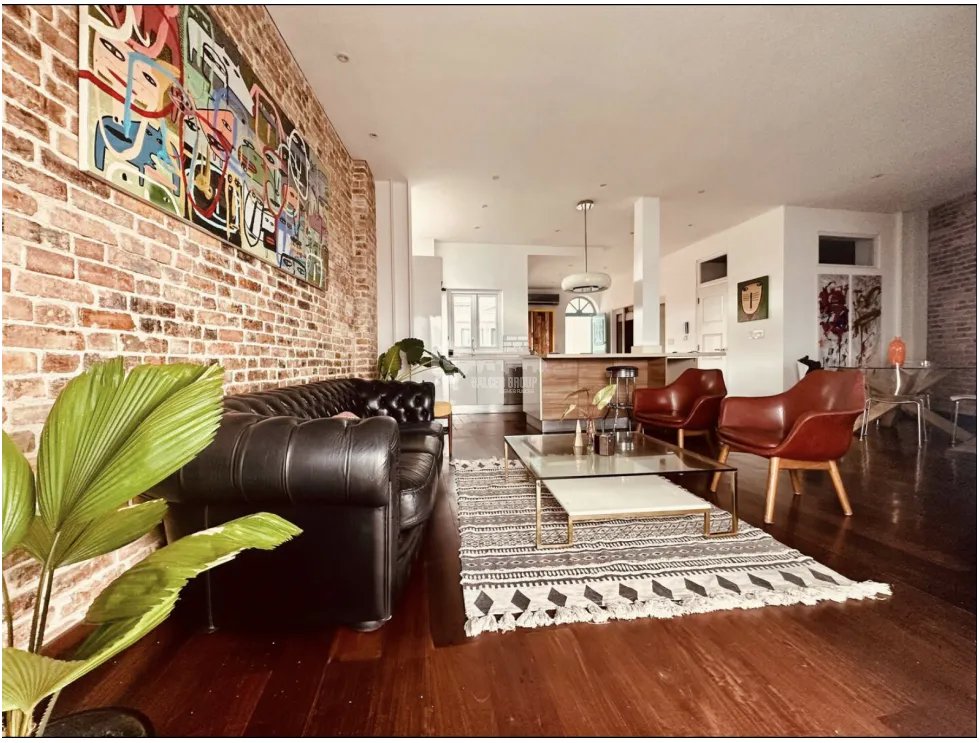 CASCO VIEJO / 90 m2 / 1 HABITACION / 1 BAÑO / BALCON / NO PARKING/CC