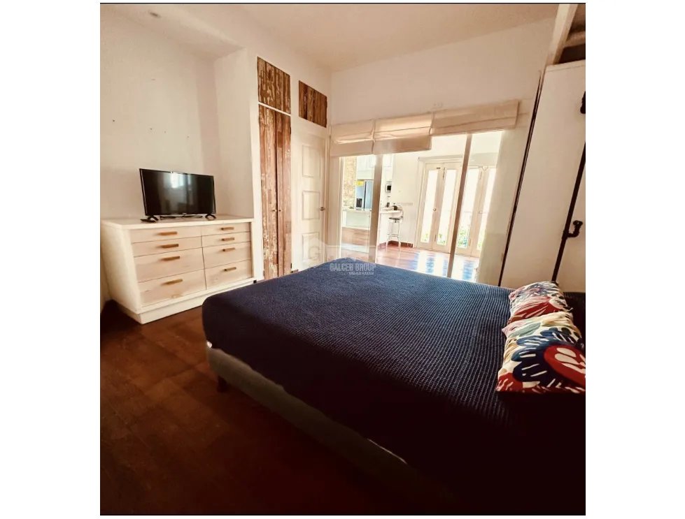 CASCO VIEJO / 90 m2 / 1 HABITACION / 1 BAÑO / BALCON / NO PARKING/CC
