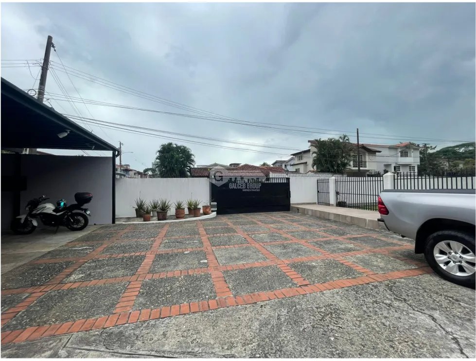 Single Family House for sale in La Alameda