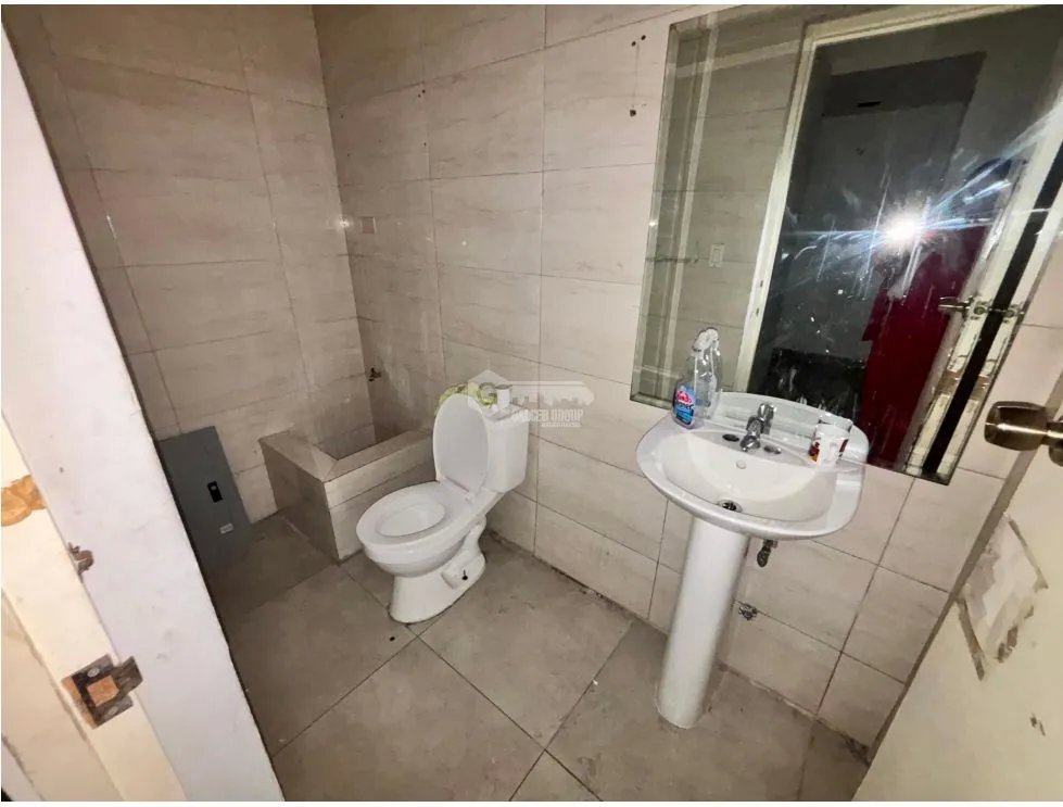 LOCAL COMERCIAL / LOS ANDES MALL  /  175M2 / PLANTA BAJA