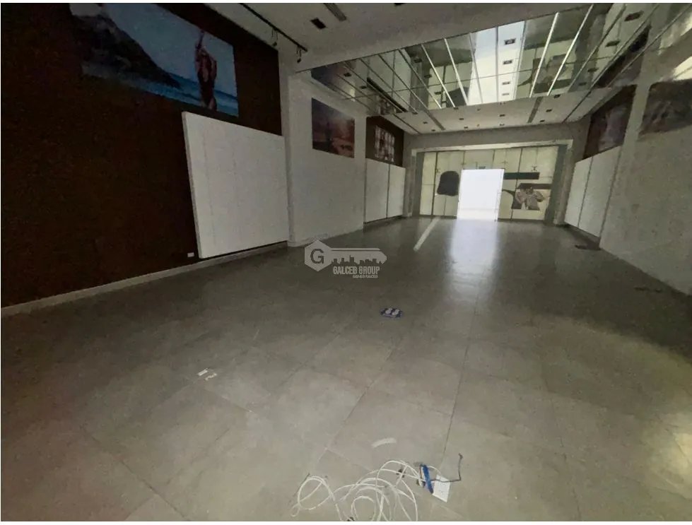 LOCAL COMERCIAL / LOS ANDES MALL  /  175M2 / PLANTA BAJA
