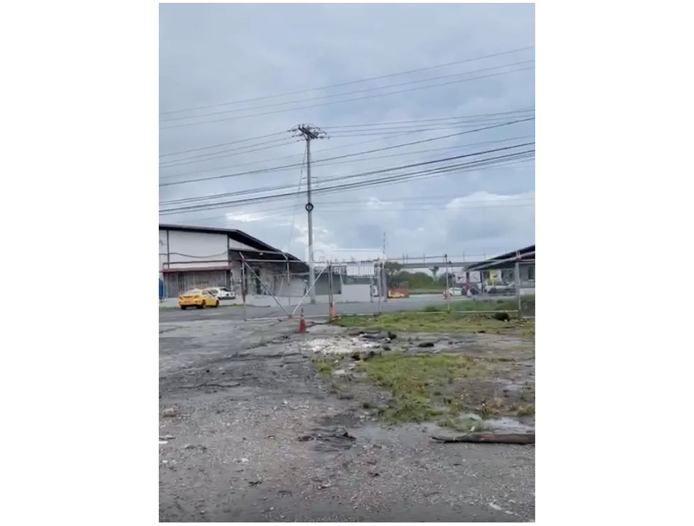 TERRENO PARA USO COMERCIAL / MAÑANITAS / CERCADO / 4518 M2