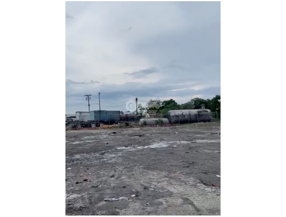 TERRENO PARA USO COMERCIAL / MAÑANITAS / CERCADO / 4518 M2