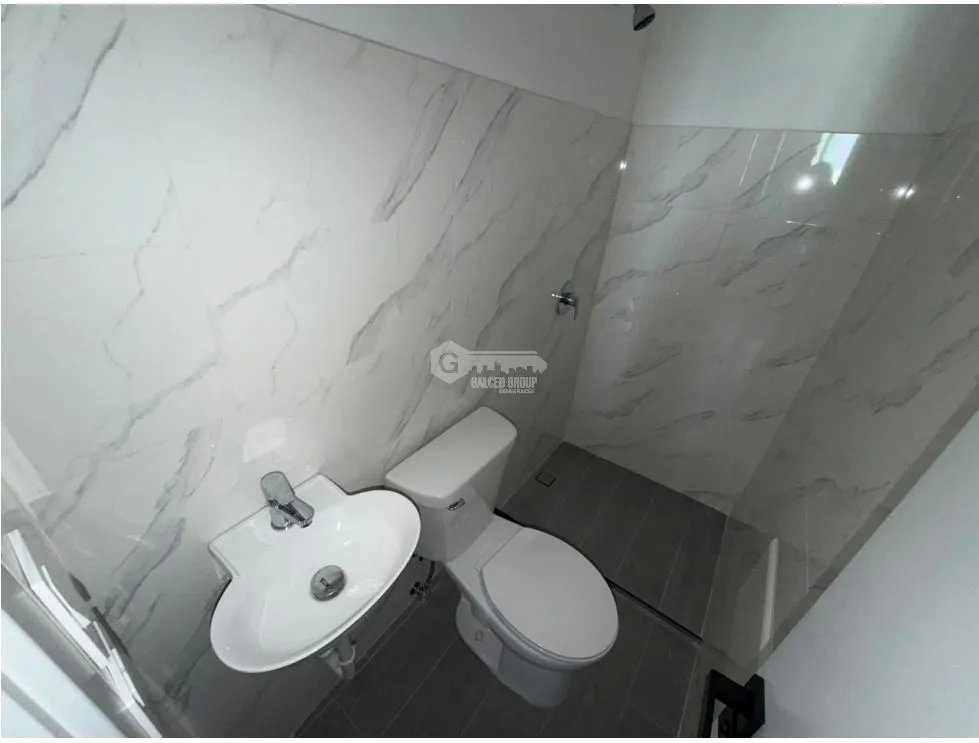 SE VENDE APARTAMENTO EN SANTA MARIA 162M 3 HABITACIONES Y BALCON