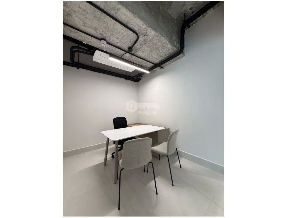 OFICINA / COSTA DEL ESTE / 130M / 2 PARKING / AMOBLADO