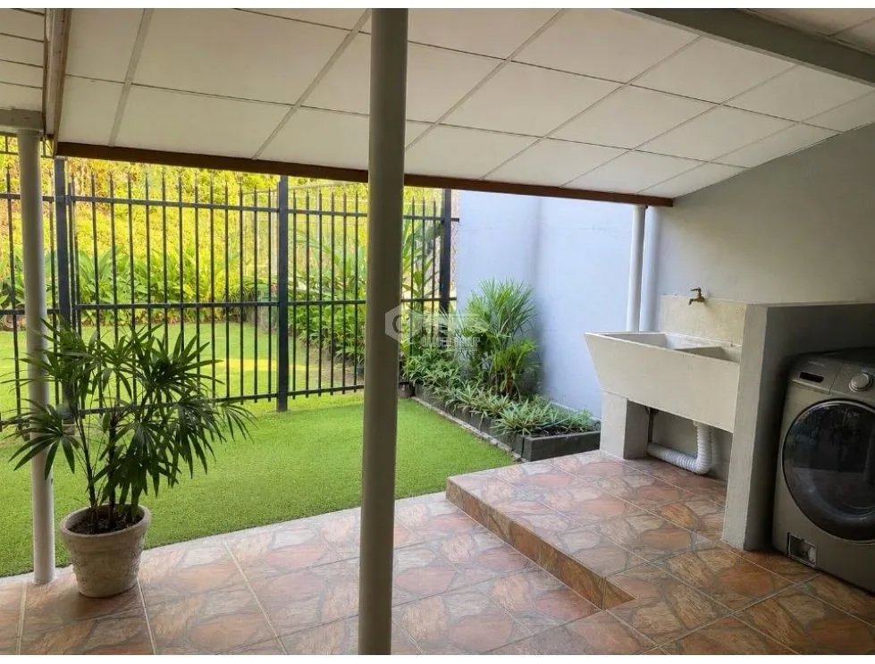 ANCON / ALBROOK / 742M / 4 HABITACIONES / 3 BAÑOS / PATIO / JARDIN