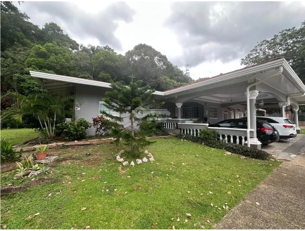 ANCON / ALBROOK / 742M / 4 HABITACIONES / 3 BAÑOS / PATIO / JARDIN