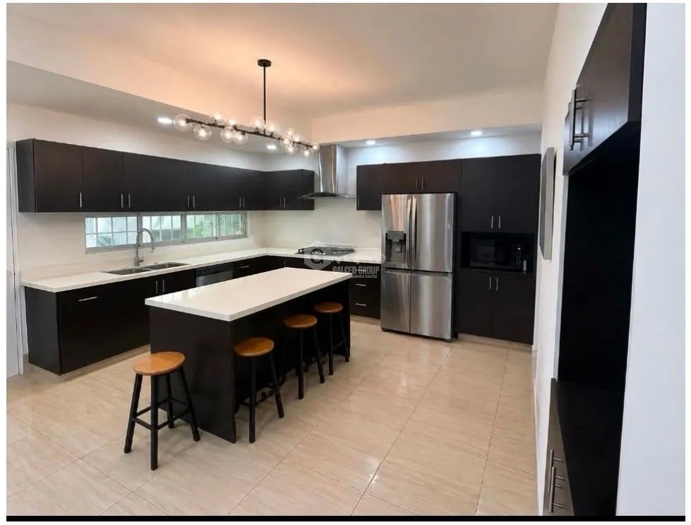 ANCON / ALBROOK / 742M / 4 HABITACIONES / 3 BAÑOS / PATIO / JARDIN