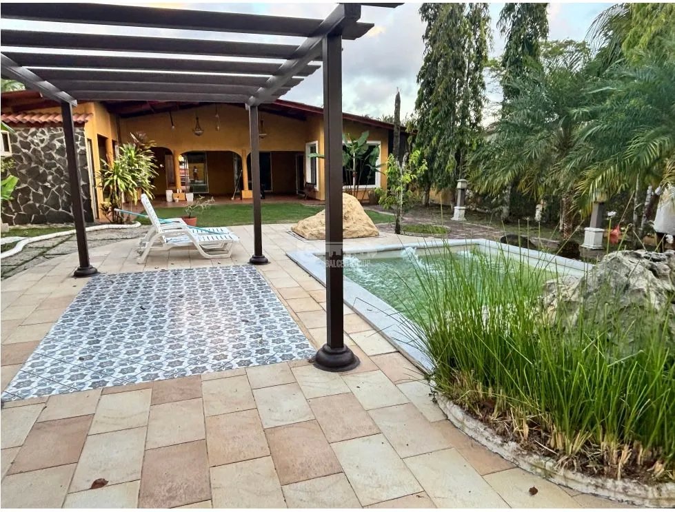 COLON / PUERTO PILON /  700M2 / 2 HABITACIONES / PISCINA