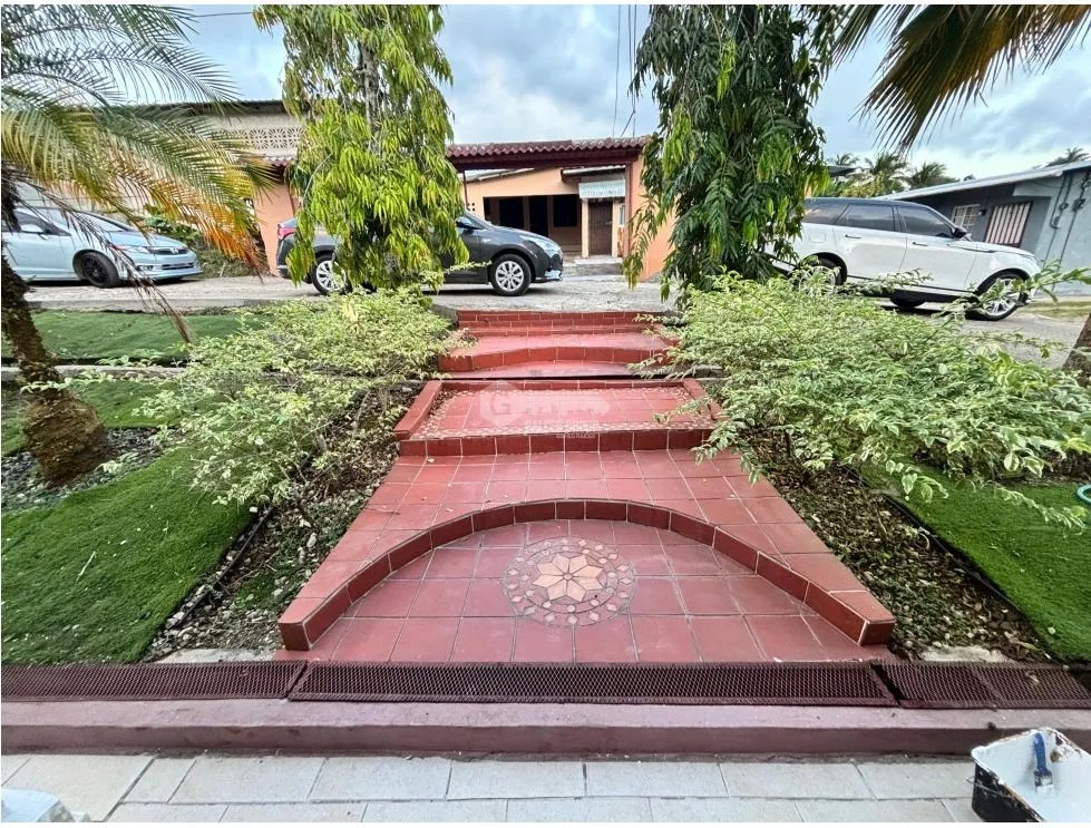 Single Family House for sale in Colon