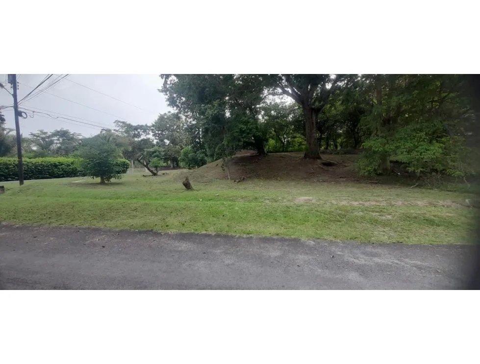 TERRENO DE ESQUINA / SAN CARLOS / COSTA ESMERALDA / 1000m2