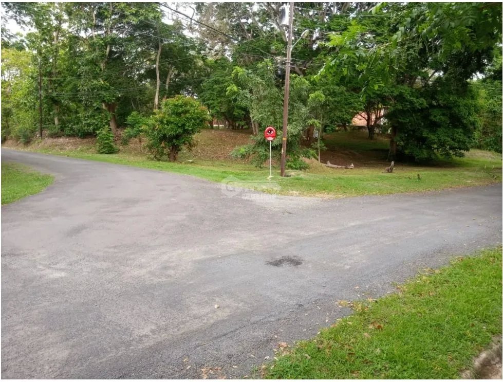 TERRENO DE ESQUINA / SAN CARLOS / COSTA ESMERALDA / 1000m2