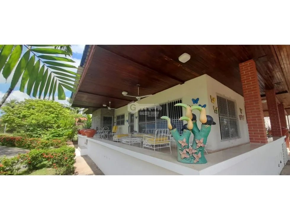 CORONADO / CASA CON PISCINA Y AMPLIO TERRENO / CON ANEXO / 1800M2 / DH