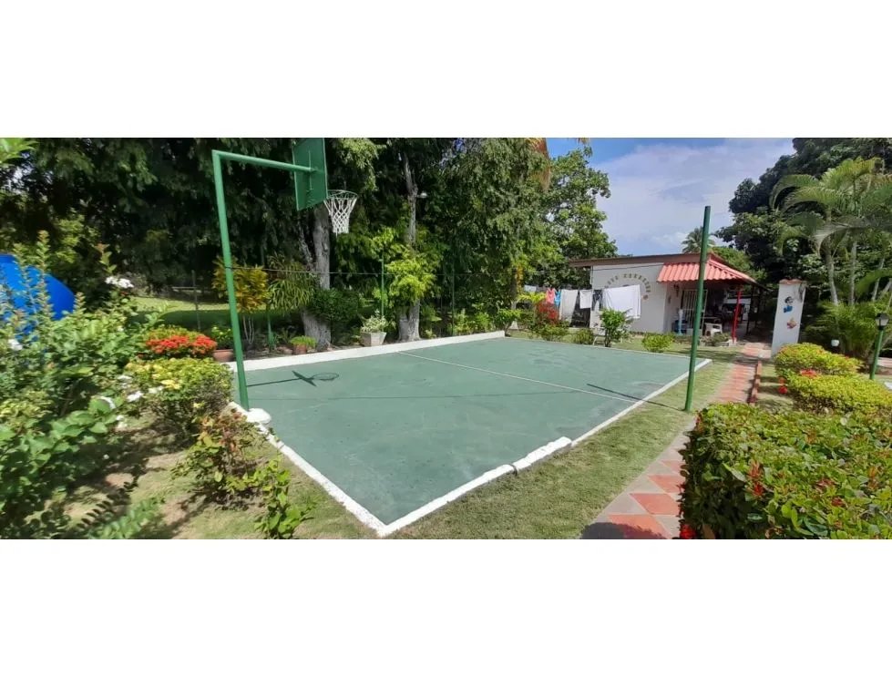 CORONADO / CASA CON PISCINA Y AMPLIO TERRENO / CON ANEXO / 1800M2 / DH