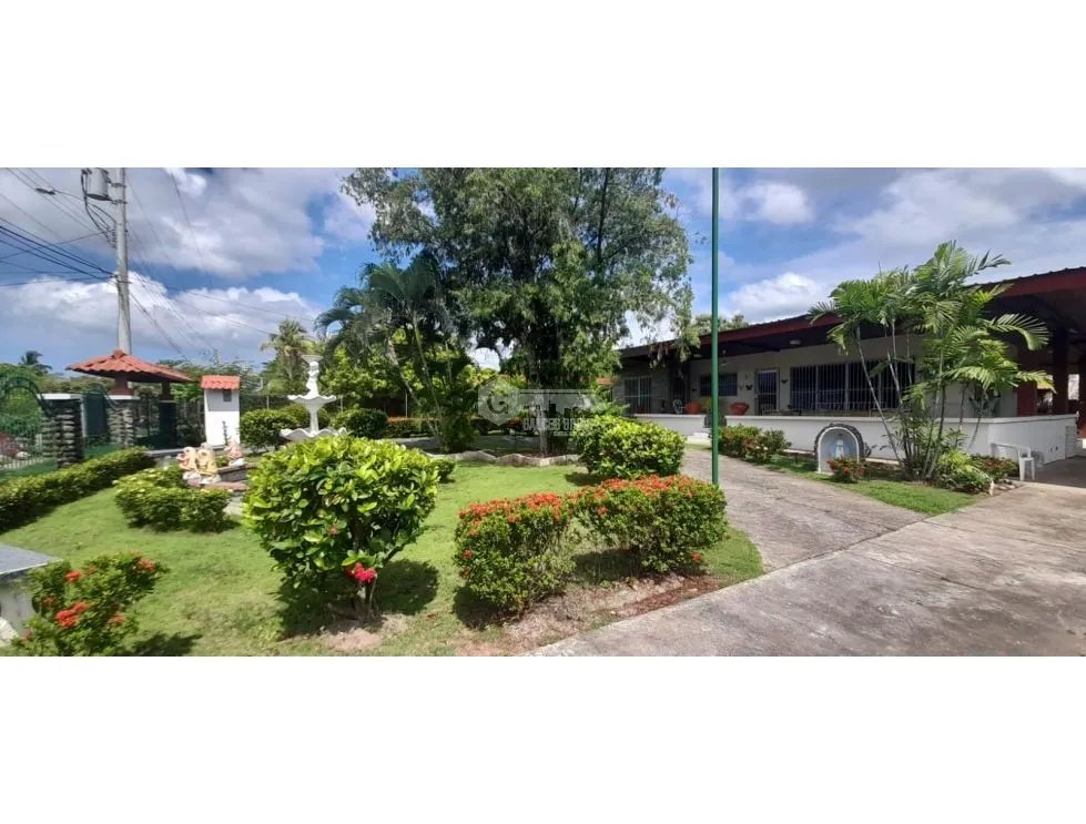 CORONADO / CASA CON PISCINA Y AMPLIO TERRENO / CON ANEXO / 1800M2 / DH