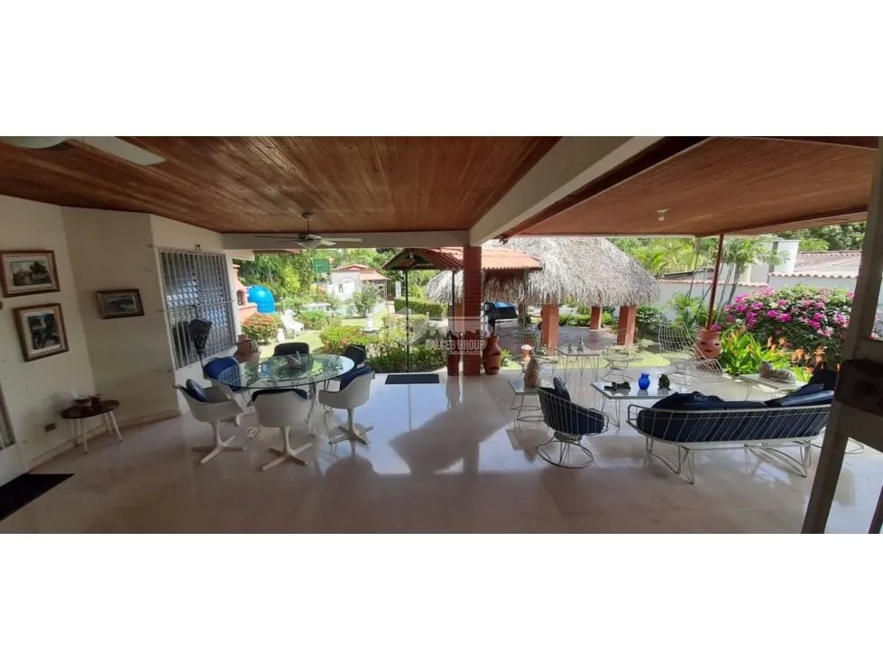 CORONADO / CASA CON PISCINA Y AMPLIO TERRENO / CON ANEXO / 1800M2 / DH