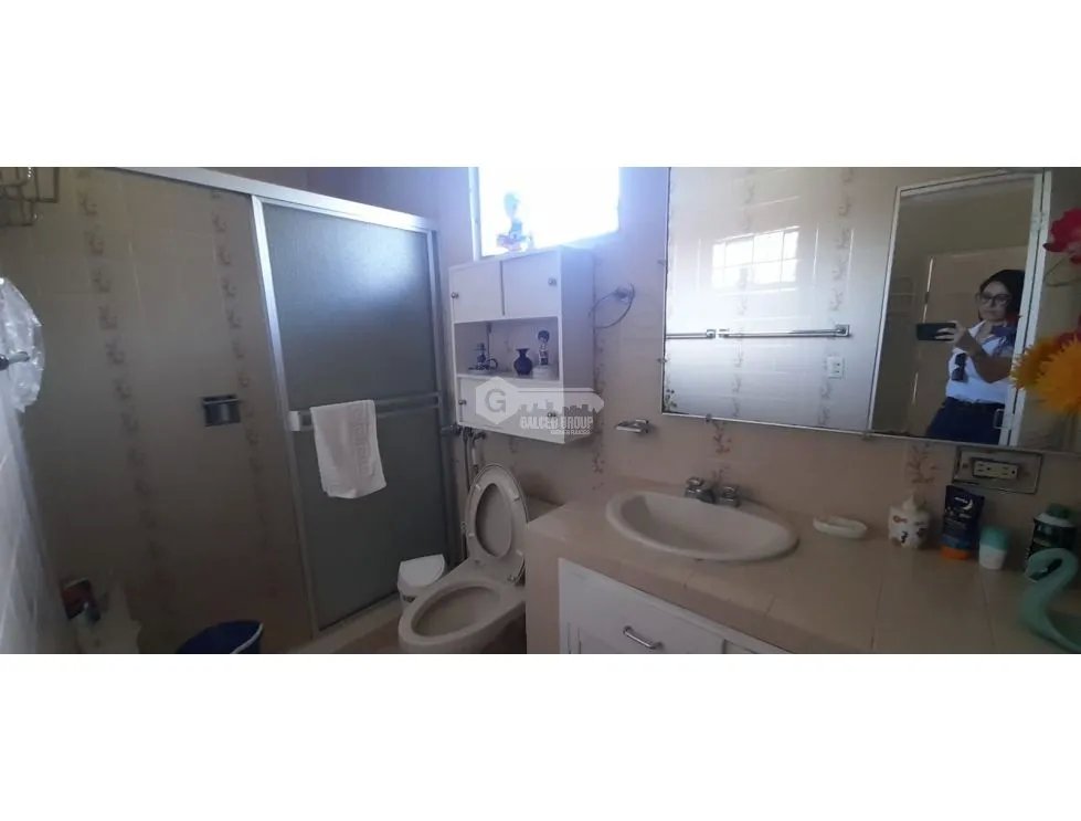 CORONADO / CASA CON PISCINA Y AMPLIO TERRENO / CON ANEXO / 1800M2 / DH