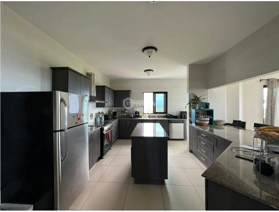 SAN CARLOS / VISTAMAR / PH LAS OLAS II / 313m2 / 3 HABITACIONES YG