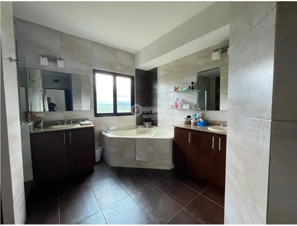 SAN CARLOS / VISTAMAR / PH LAS OLAS II / 313m2 / 3 HABITACIONES YG