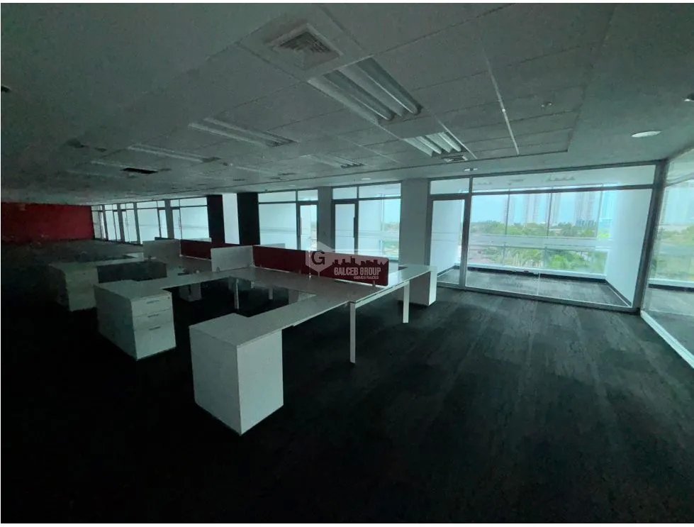 COSTA DEL ESTE / OFICINA / PLAZA REAL / 609M / DIVISIONES / VACIA