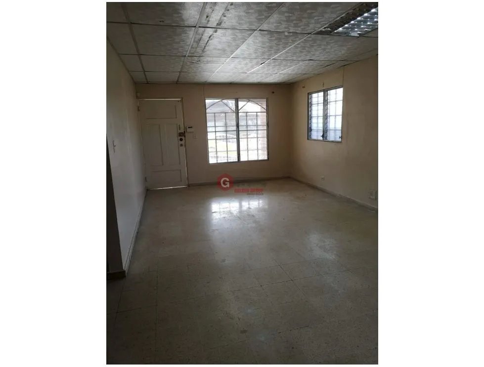 CASA PARA USO RESIDENCIAL O COMERCIAL / TUMBA MUERTO / 200m2 / 3 HABIT