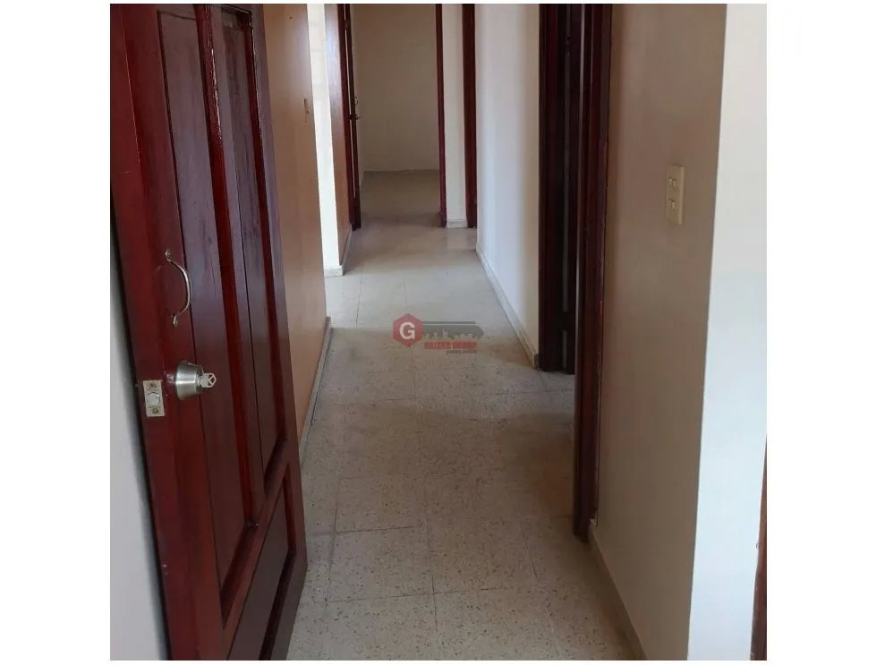 CASA PARA USO RESIDENCIAL O COMERCIAL / TUMBA MUERTO / 200m2 / 3 HABIT