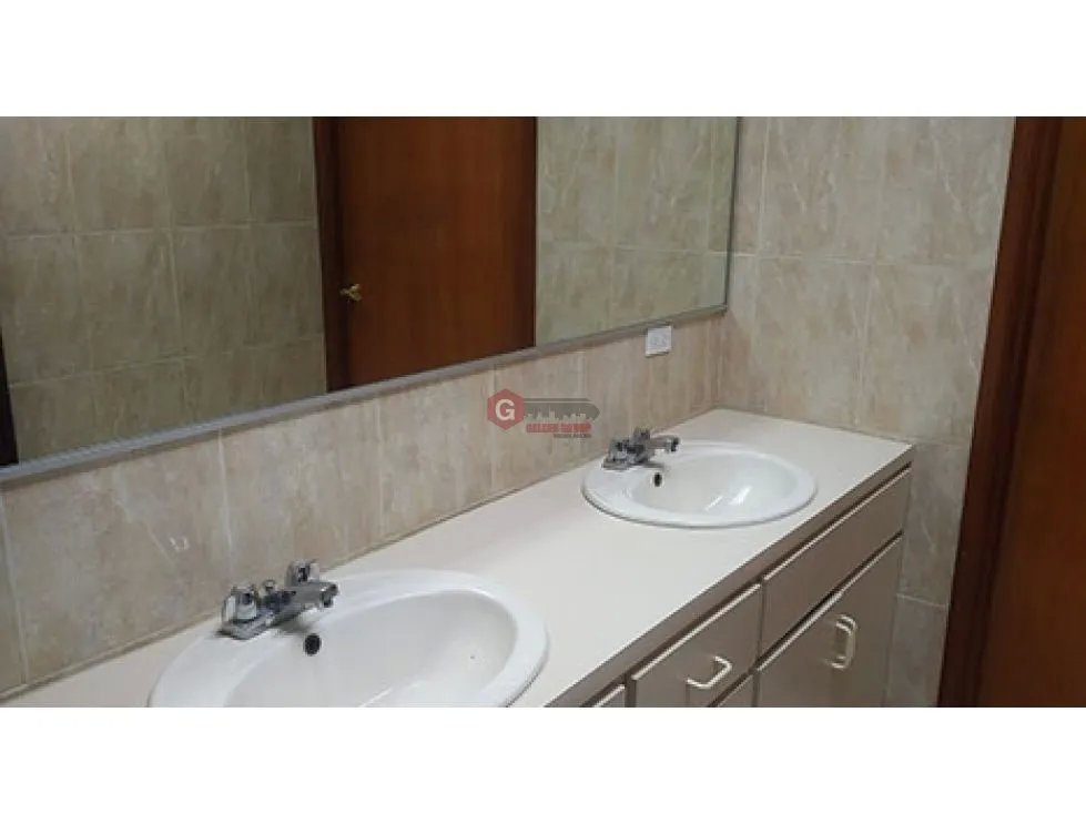 OFICINA / CALLE 50  / BANCO GENERAL / 350M2 / AIRE CENTRAL