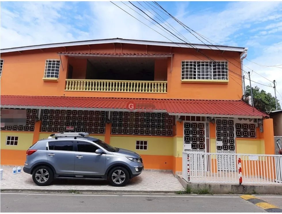VERACRUZ / CASA PARA USO COMERCIAL O RESIDENCIAL / 410m2 / 8 HABITAC.