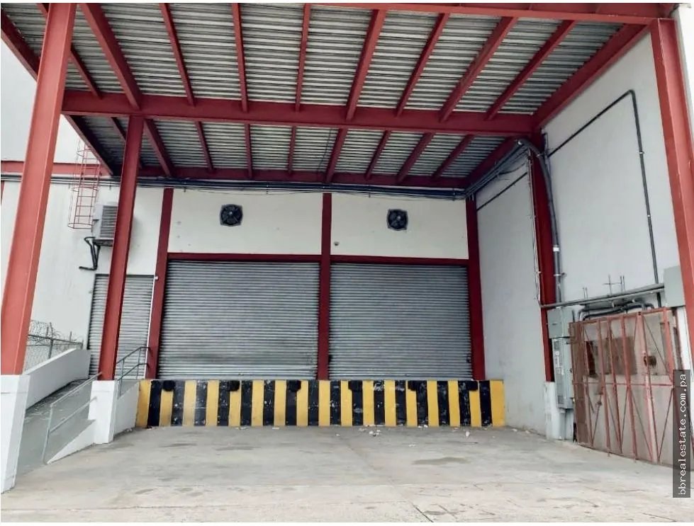 Warehouse for rent in Costa del Este