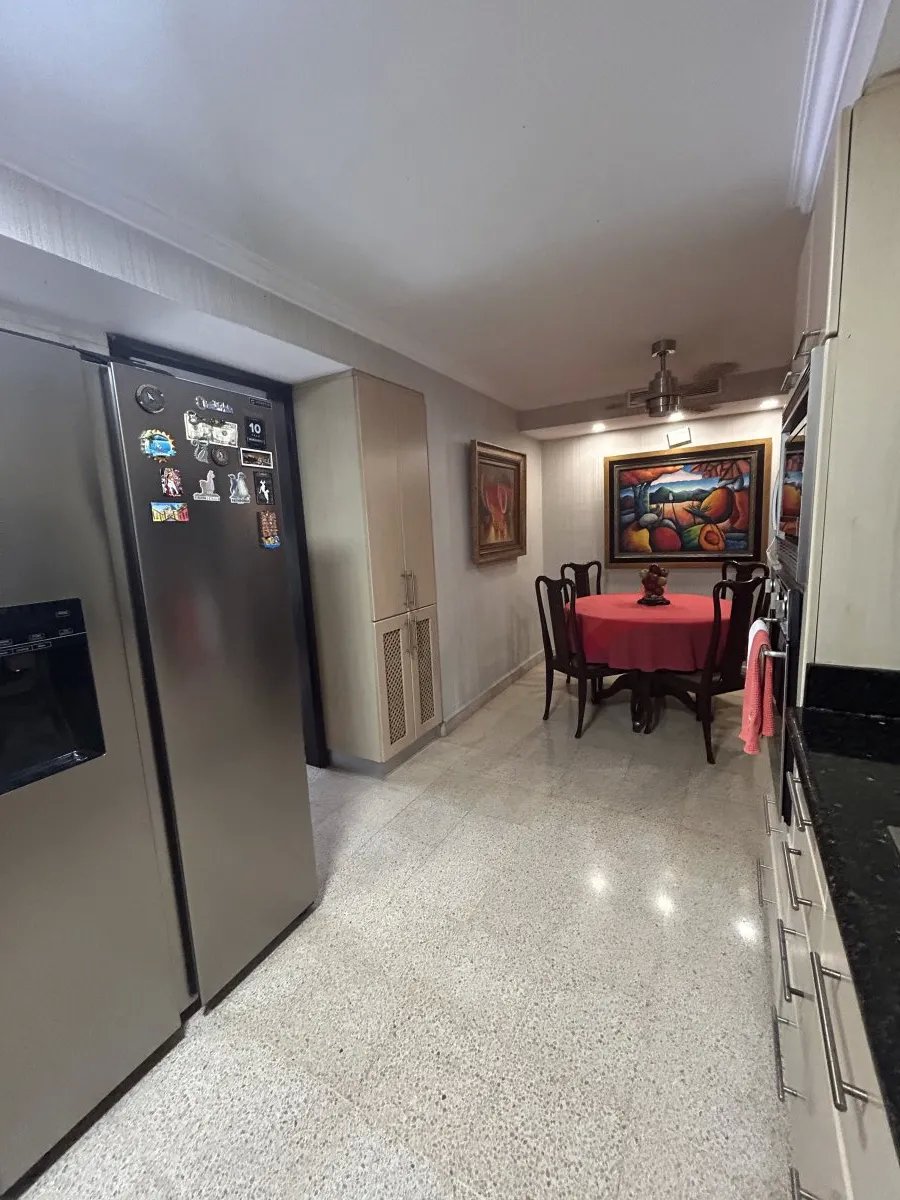 Spacious 249 m² Apartment in El Cangrejo | 3 Bedrooms + Study | 1 Unit...