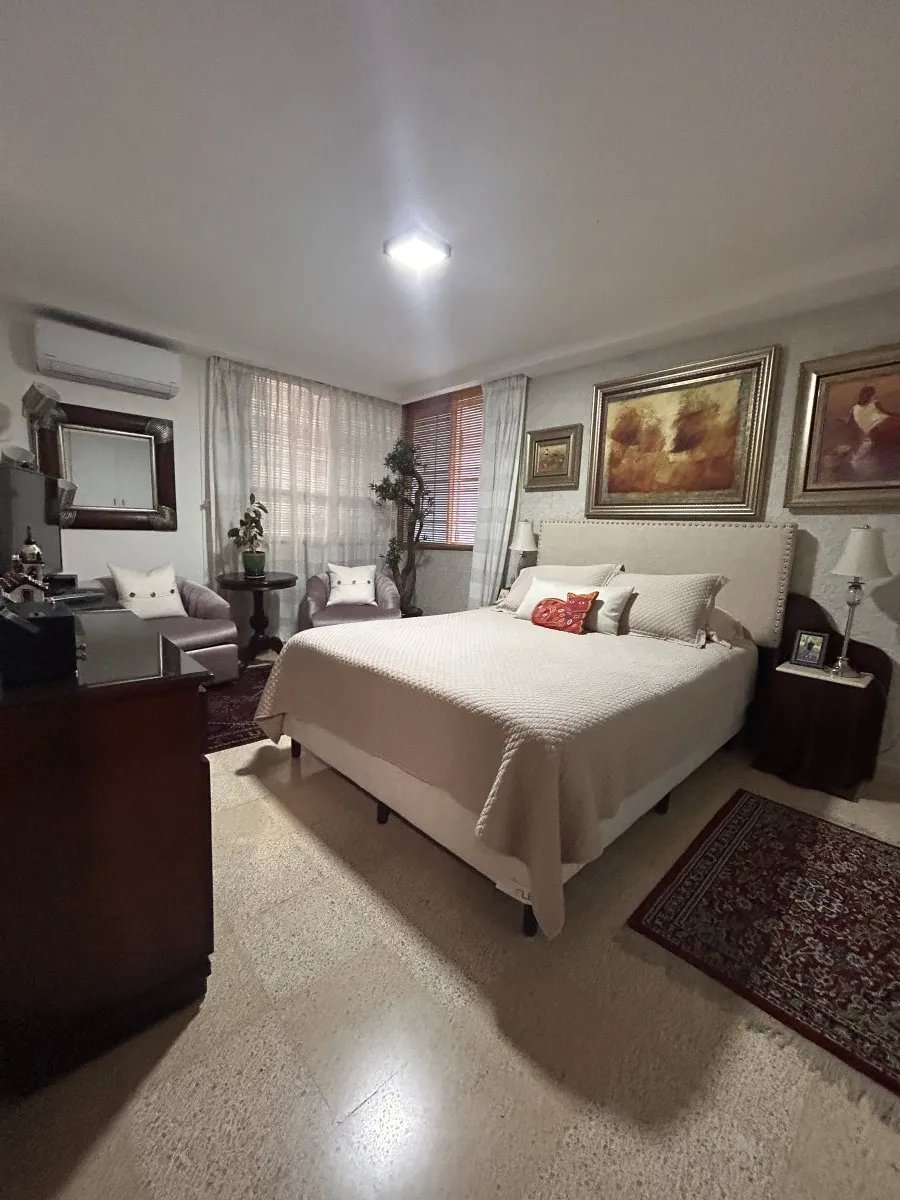 Spacious 249 m² Apartment in El Cangrejo | 3 Bedrooms + Study | 1 Unit Per Floor