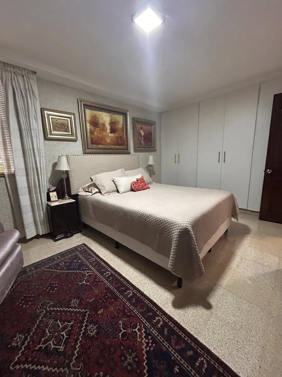 Spacious 249 m² Apartment in El Cangrejo | 3 Bedrooms + Study | 1 Unit Per Floor