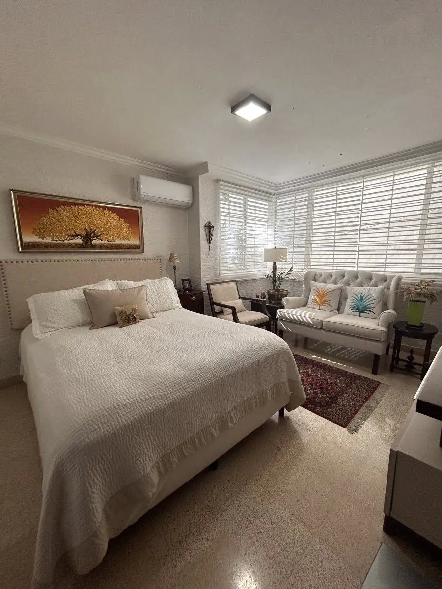 Spacious 249 m² Apartment in El Cangrejo | 3 Bedrooms + Study | 1 Unit Per Floor