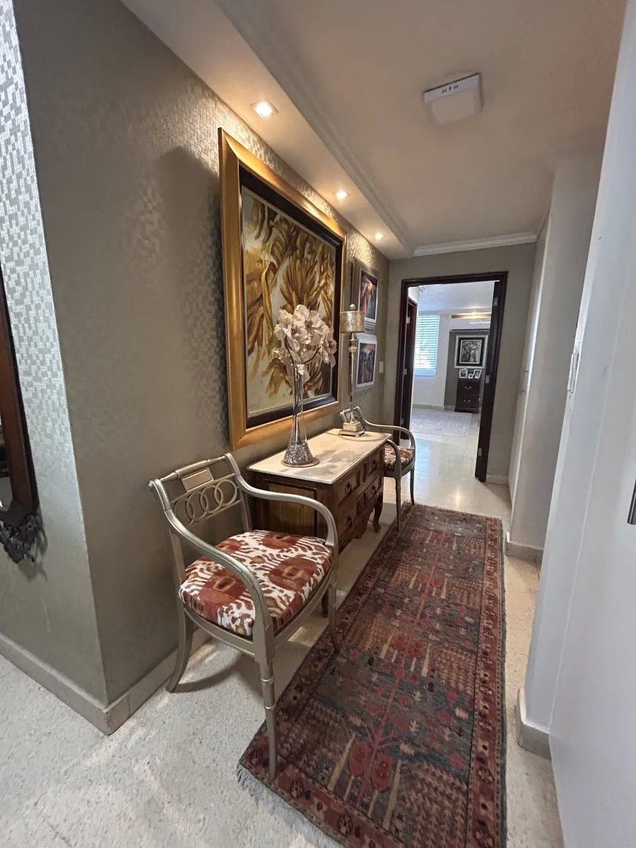 Spacious 249 m² Apartment in El Cangrejo | 3 Bedrooms + Study | 1 Unit Per Floor