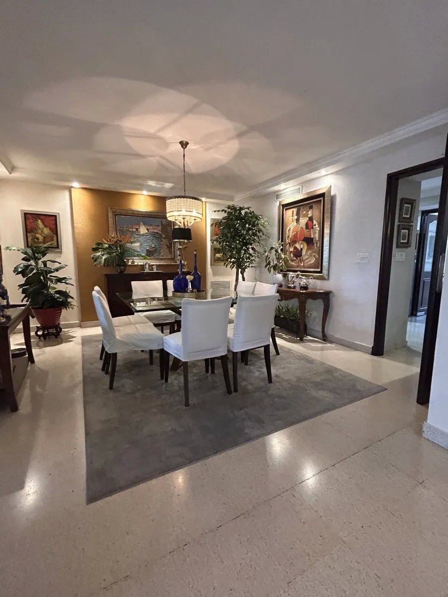 Spacious 249 m² Apartment in El Cangrejo | 3 Bedrooms + Study | 1 Unit Per Floor