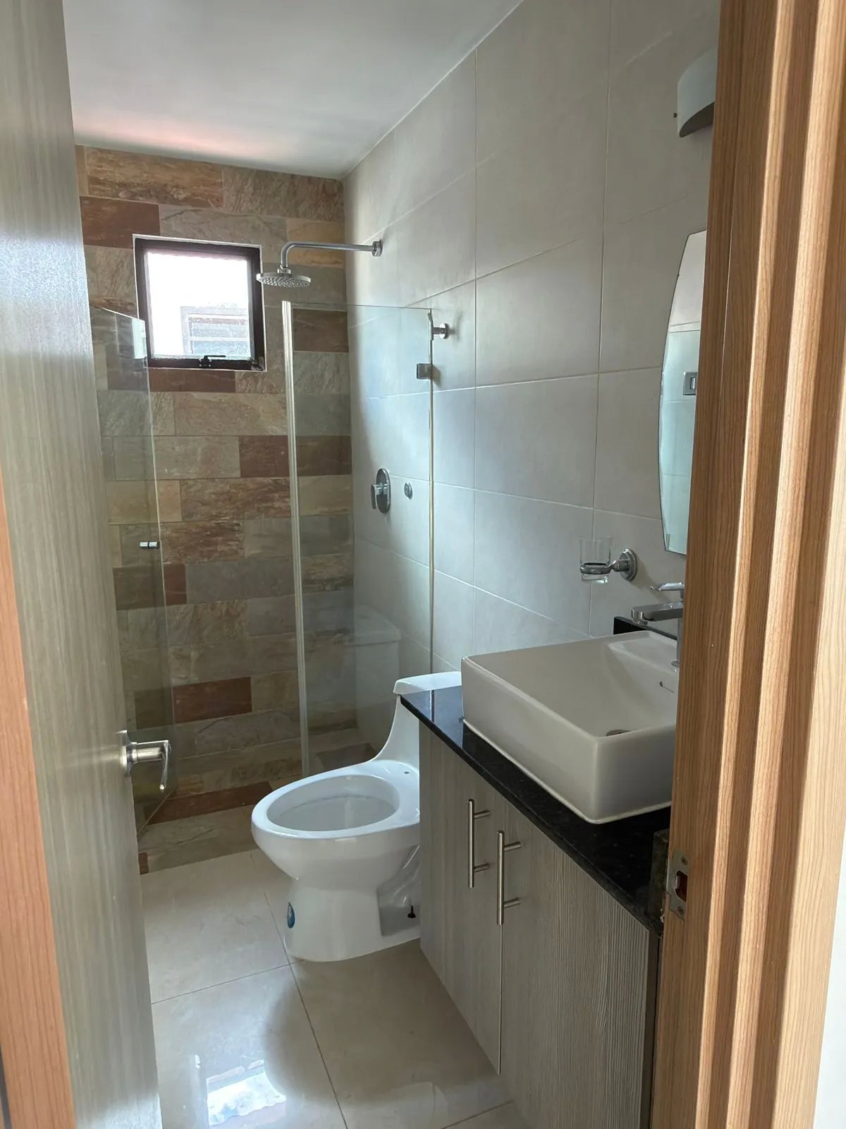 Amplia casa de 2 plantas, 3 recámaras y 2.5 baños, Las Cumbres