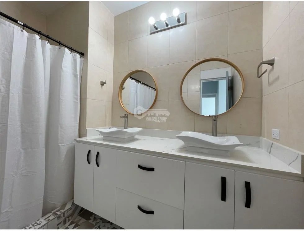 SAN FRANCISCO / THE COSMOPOLITAN / 100M / 2 BEDROOMS / WHITE APPLIANCES