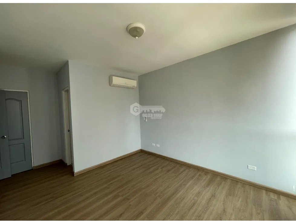 SE ALQUILA APARTAMENTO SAN FRANCISCO 100M 2 HABITACIONES LINEA BLANCA