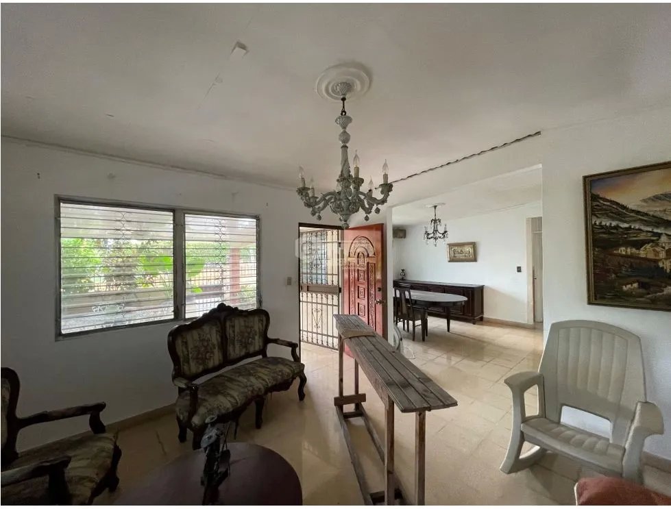 Commercial House for Rent in El Dorado - 350M, 3 Bedrooms, 2 Bathrooms, Den