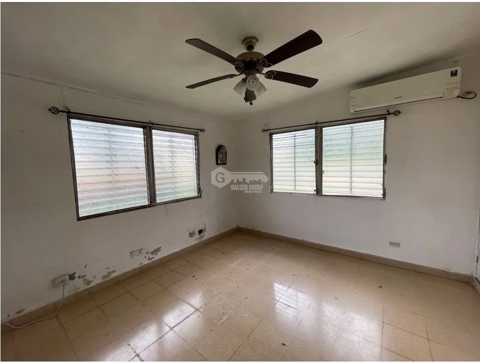 HOUSE / EL DORADO / 350M / 3 BEDROOMS / 2 BATHROOMS / DEN / COMMERCIAL