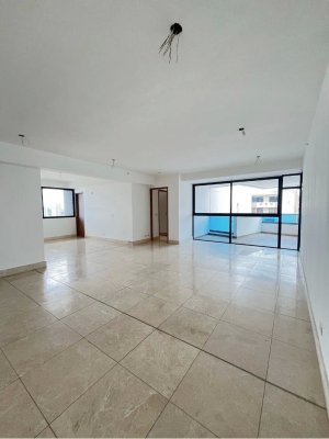 Experience Comfort and Elegance at PH Deluxe Punta Paitilla,…