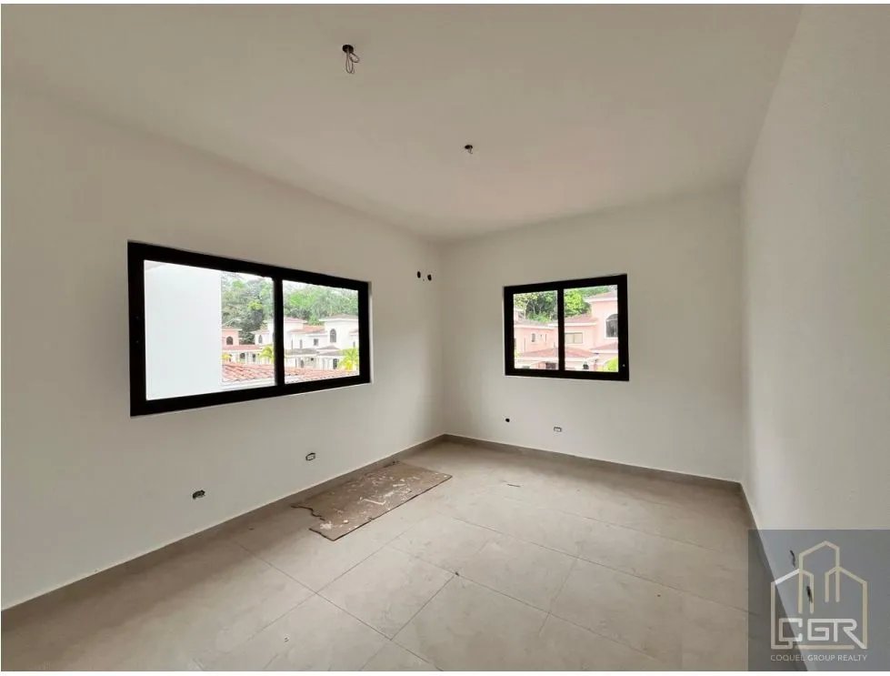 VENTA DE CASA EN PH CLAYTON FOREST