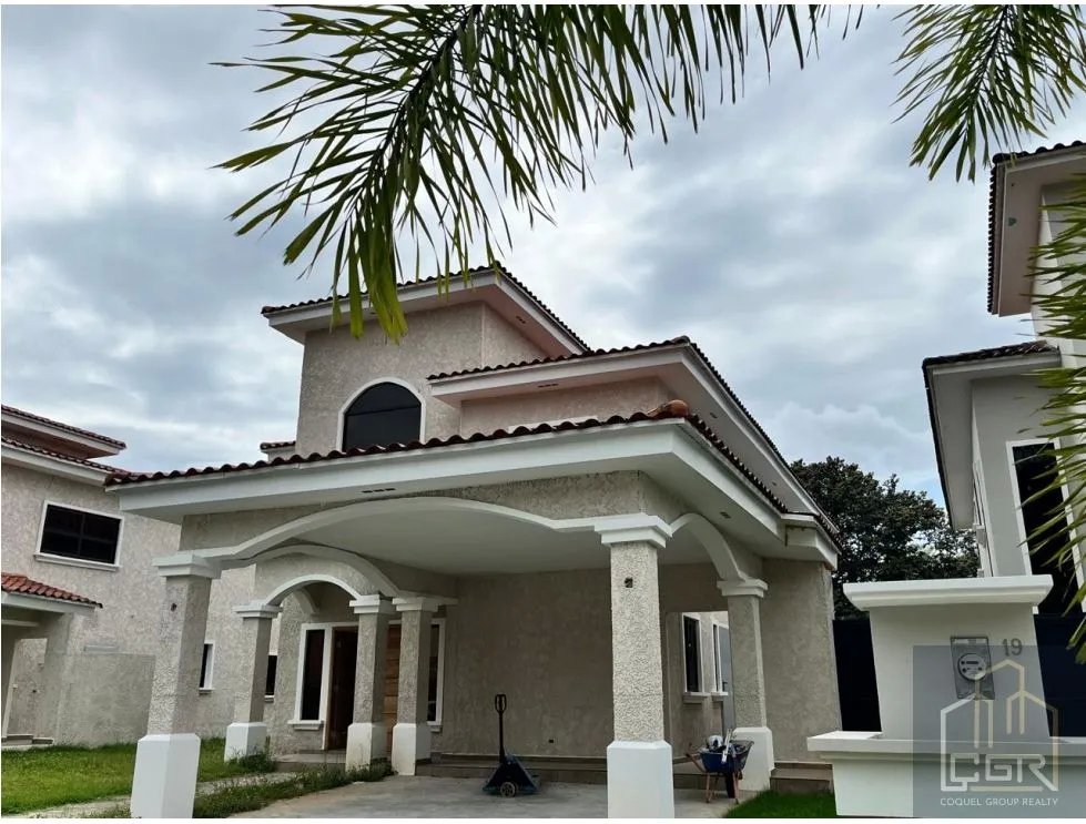 VENTA DE CASA EN PH CLAYTON FOREST