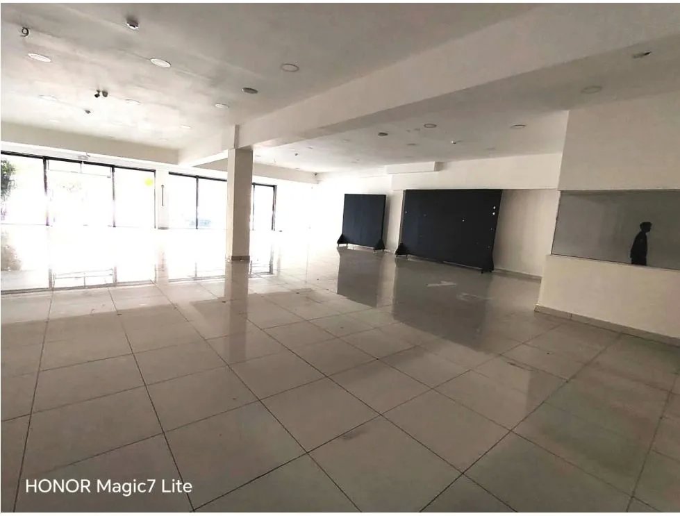 Alquiler de oficina comercial en Edificio Domino, Vía España. EAR