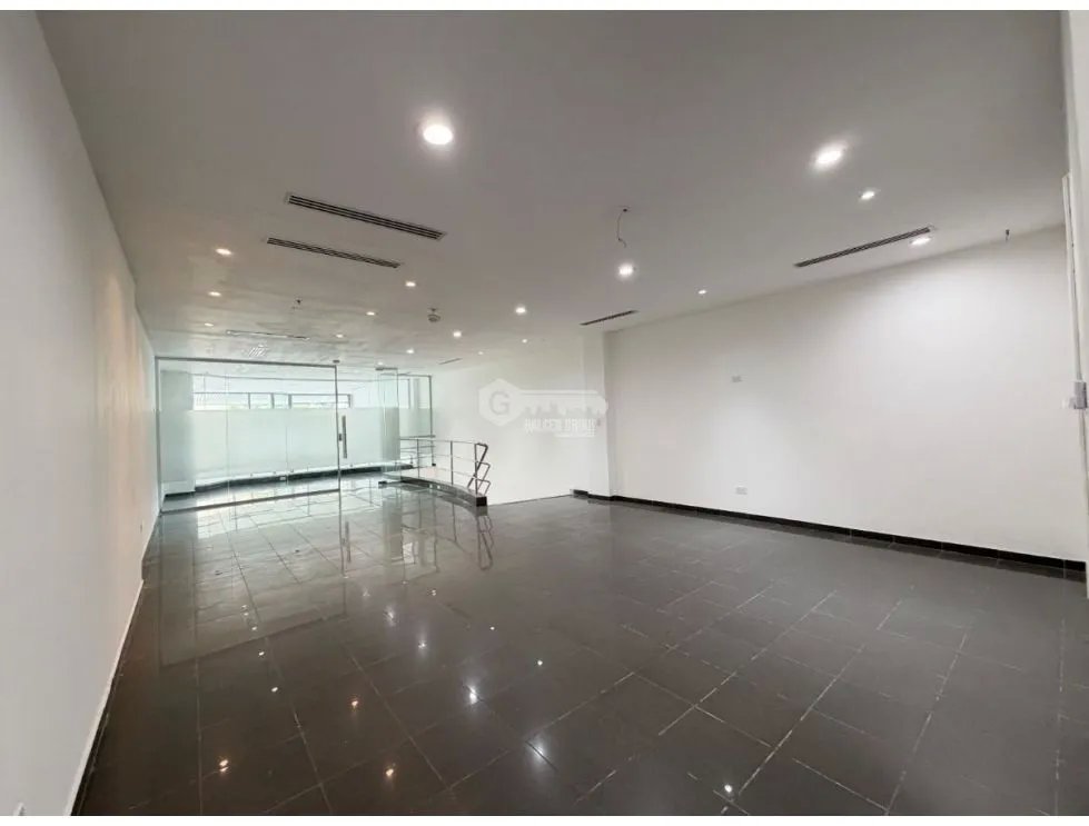 LOCAL / PLAZA OBARRIO / 196.04 MT / PLANTA BAJA / MEZZANINE NS