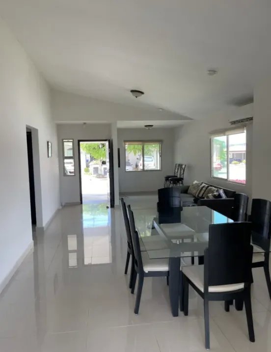 Alquiler de Residencia Amoblada en Costa Verde