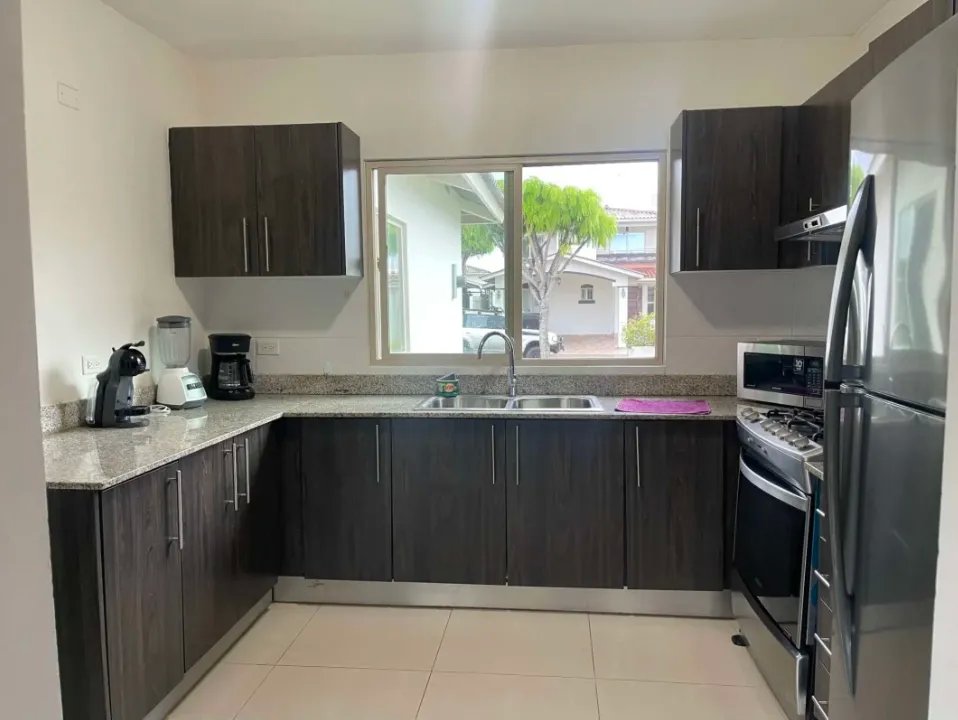 Alquiler de Residencia Amoblada en Costa Verde