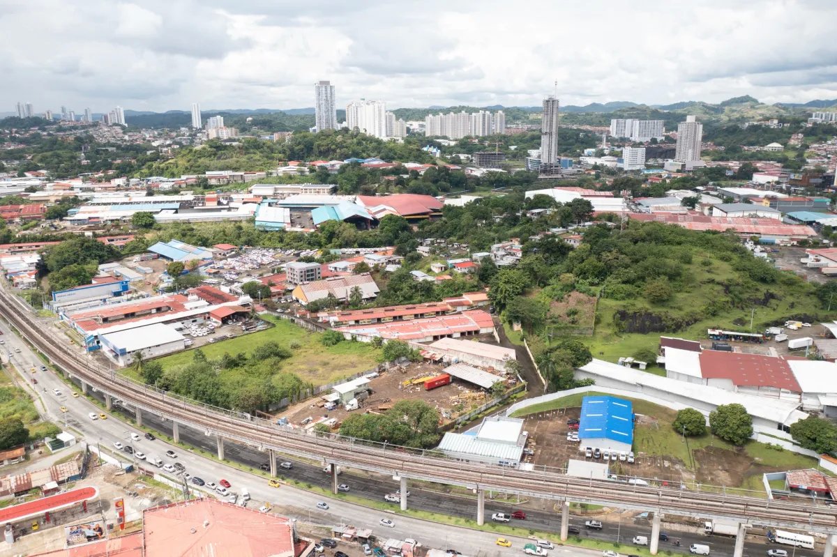 Se vende terreno en Vía Transístmica